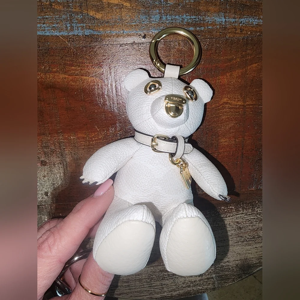 Coach Signature C White Cream Leather Mixed Metals Bear Purse Charm Keychain NEW - Picture 5 of 17
